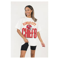 Kansas City Chiefs Gameday Couture Women's Oversized Classic Fierce Focus T-Shirt White - NFL