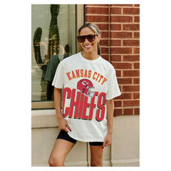 Kansas City Chiefs Gameday Couture Women's Oversized Classic Fierce Focus T-Shirt White - NFL