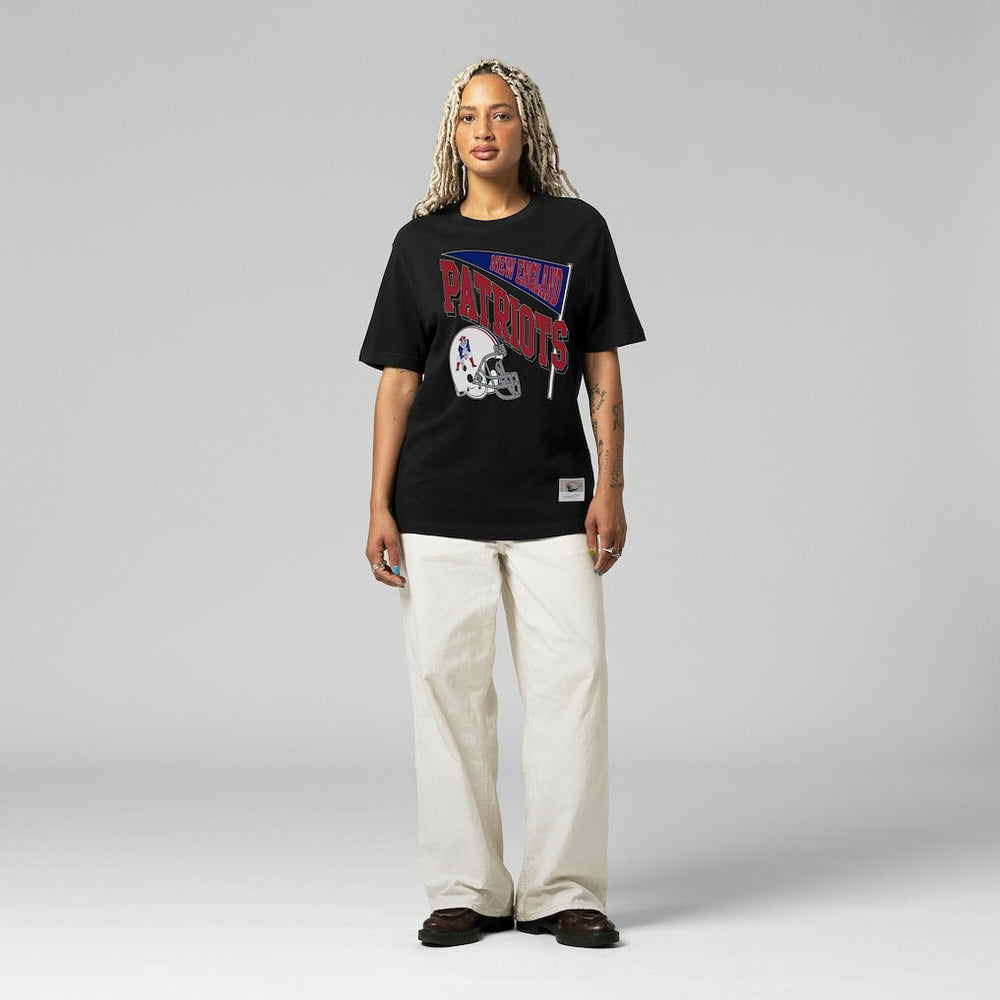 New England Patriots Women's Team Dynamic Boyfriend T-Shirt Black - Mitchell & Ness