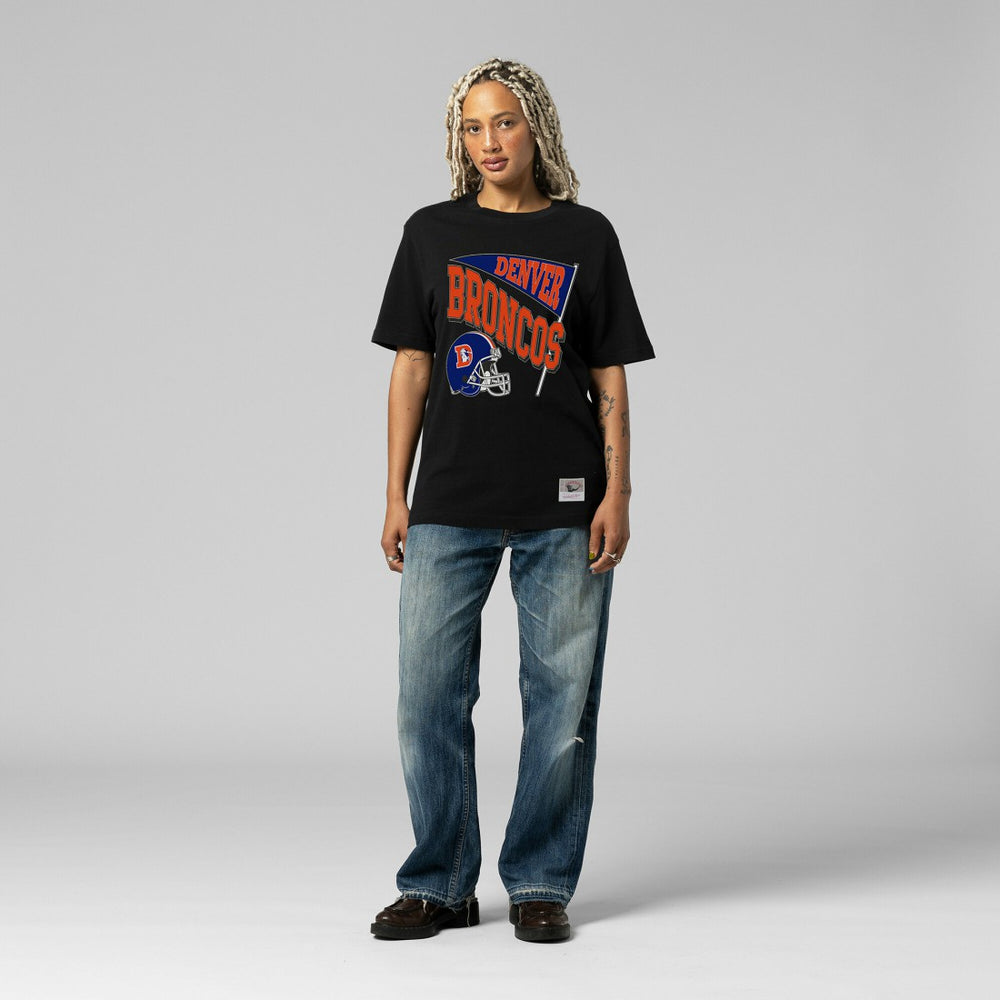 Denver Broncos Women's Team Dynamic Boyfriend T-Shirt Black - Mitchell & Ness