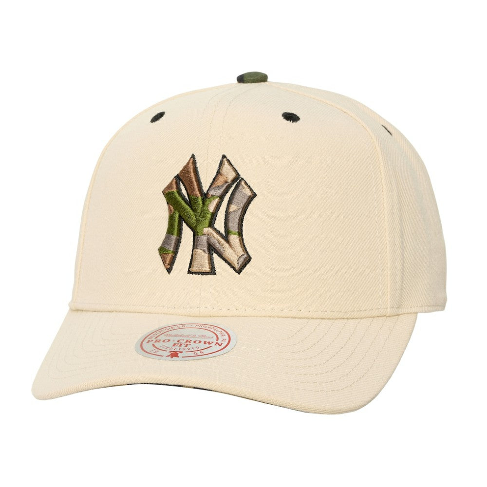 New York Yankees Mitchell & Ness Unisex Camo Logo Pro Crown Snapback Hat Lifestyle