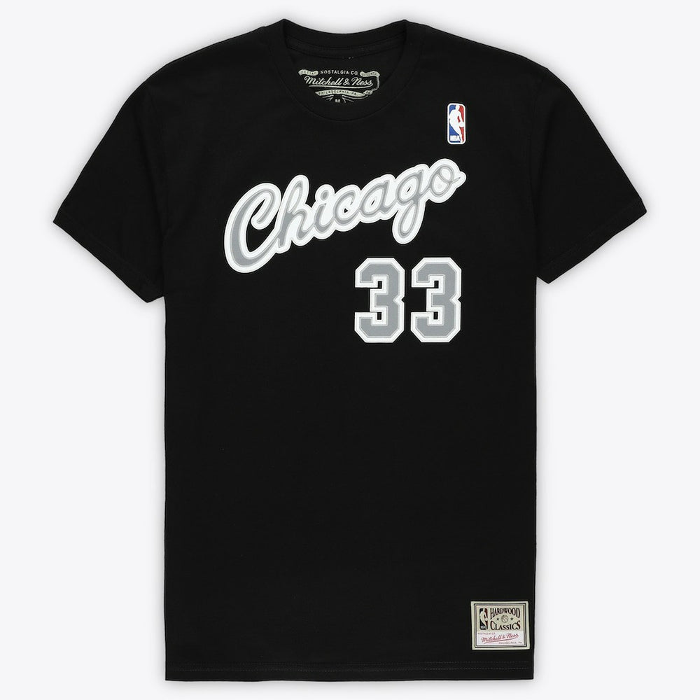 Mitchell & Ness - Scottie Pippen Chicago Bulls Unisex Hardwood Classics Reload 3.0 T-Shirt - Black