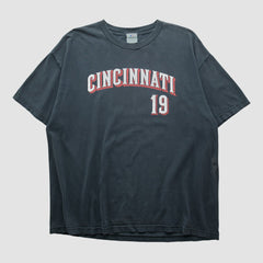 Cincinnati Reds Genuine Merchandise 2000s T-shirt Near Me