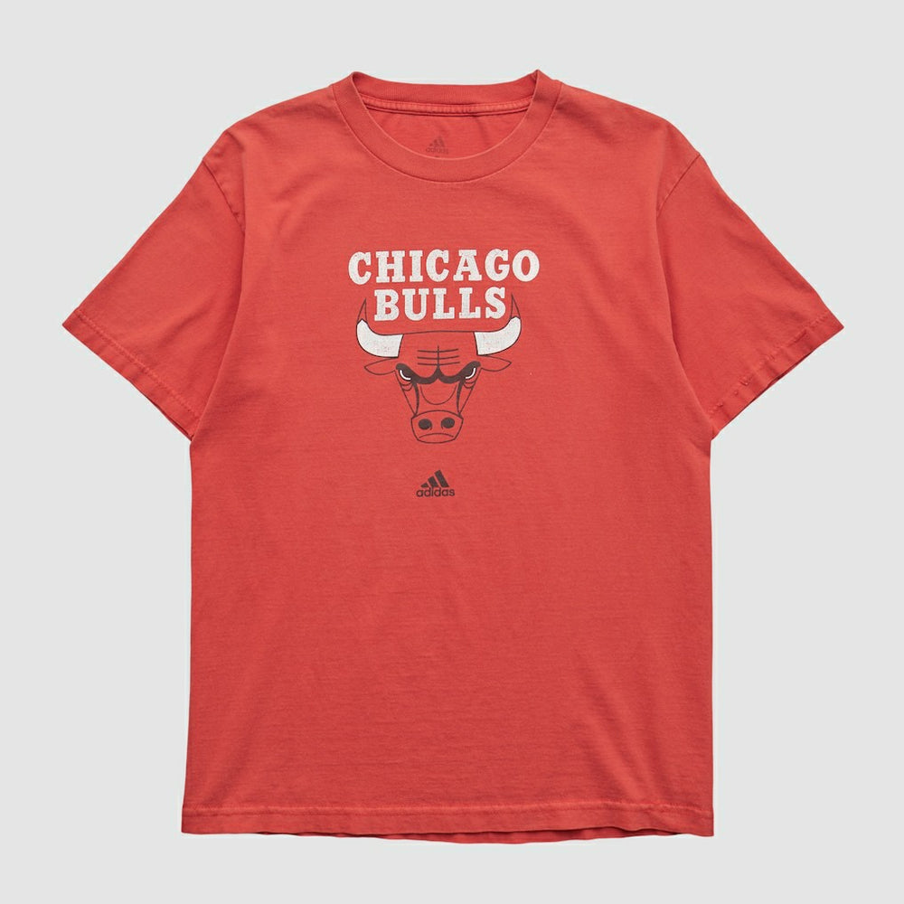 Adidas - Chicago Bulls 2000s T-shirt - Red Vintage