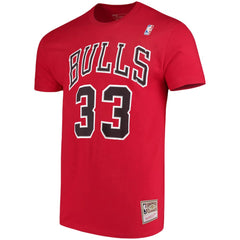 Mitchell & Ness - Scottie Pippen Chicago Bulls Hardwood Classics Name & Number Player T-Shirt - Red