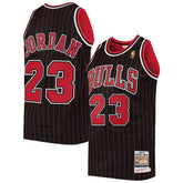 Mitchell & Ness - Michael Jordan Chicago Bulls 1996/97 Hardwood Classics Authentic Jersey - Black