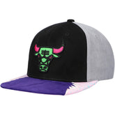 Mitchell & Ness - Chicago Bulls Day 5 Snapback Hat - Black/Pink