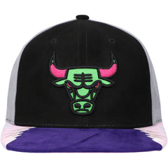 Mitchell & Ness - Chicago Bulls Day 5 Snapback Hat - Black/Pink