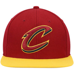 Mitchell & Ness - Cleveland Cavaliers Team Two-Tone 2.0 Snapback Hat - Wine/Gold