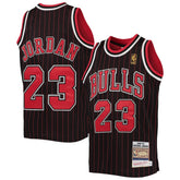 Mitchell & Ness - Michael Jordan Chicago Bulls Youth 1996-97 Hardwood Classics Authentic Jersey - Black/Red