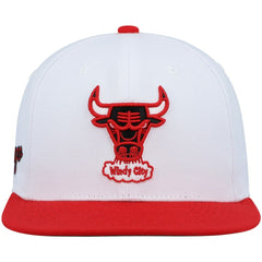 Mitchell & Ness - Chicago Bulls Hardwood Classics Snapback Hat - White/Red