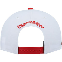 Mitchell & Ness - Chicago Bulls Hardwood Classics Snapback Hat - White/Red