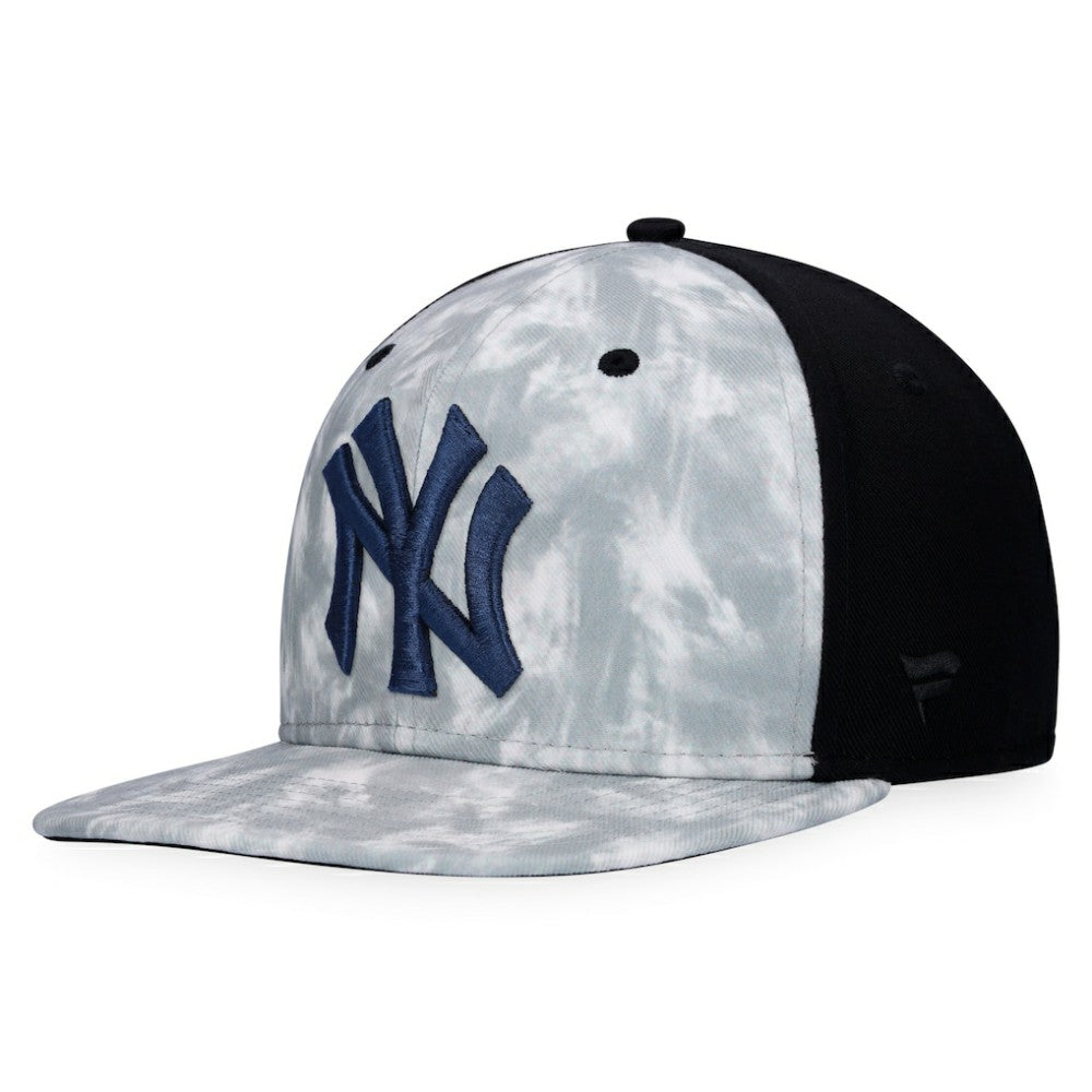 New York Yankees Majestic Smoke Dye Snapback Hat discount