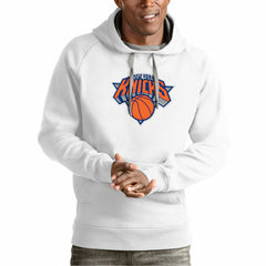 NBA - New York Knicks Antigua Team Logo Victory Pullover Hoodie - White