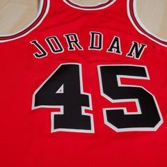 Mitchell & Ness - Chicago Bulls Michael Jordan 1994-95 Road 45 Authentic Jersey - Red - Mens