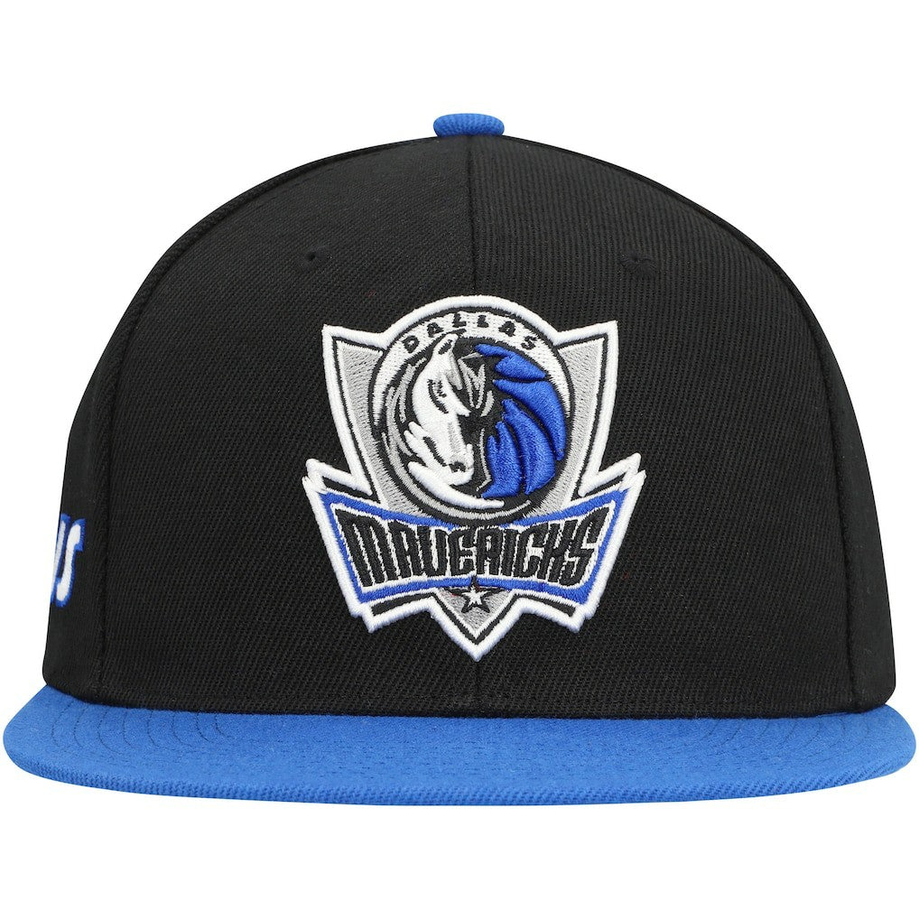 Mitchell & Ness - Dallas Mavericks Side Core 2.0 Snapback Hat - Black/Royal