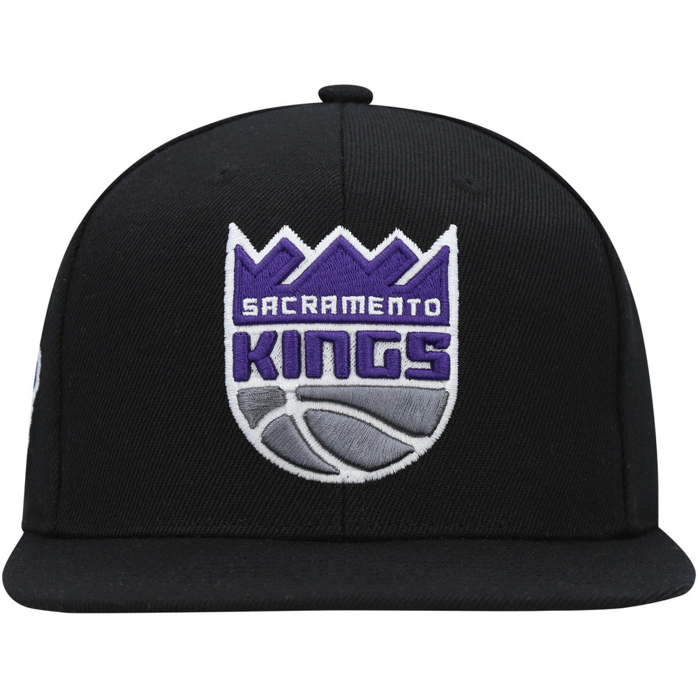 Mitchell & Ness - Sacramento Kings Side Core 2.0 Snapback Hat - Black
