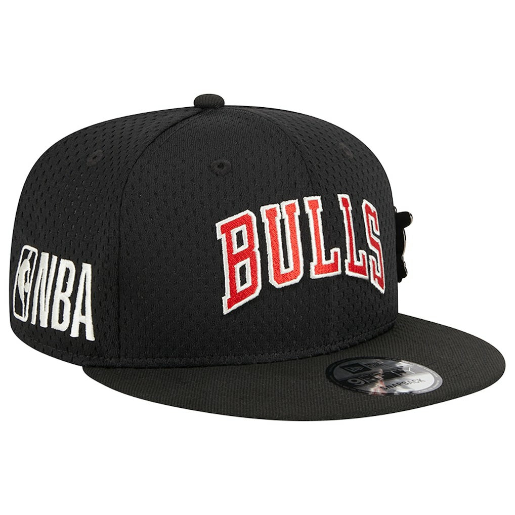 New Era - Chicago Bulls Post-Up Pin Mesh 9FIFTY Snapback Hat - Black