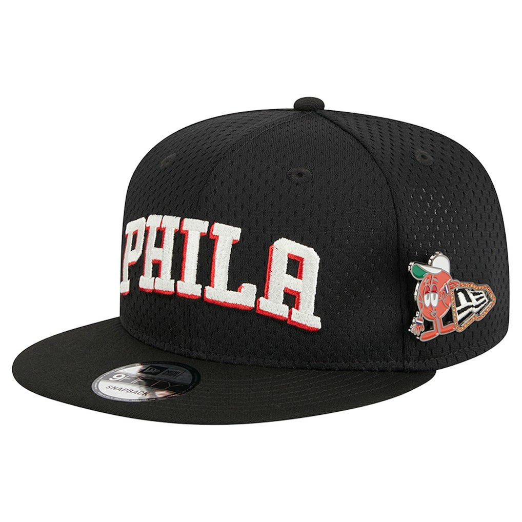 New Era - Philadelphia 76ers Post-Up Pin Mesh 9FIFTY Snapback Hat - Black