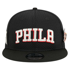 New Era - Philadelphia 76ers Post-Up Pin Mesh 9FIFTY Snapback Hat - Black