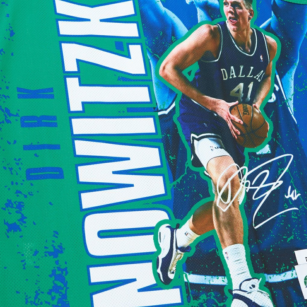 Mitchell & Ness - Dirk Nowitzki Dallas Mavericks Hardwood Classics Player Burst Tank Top - Blue