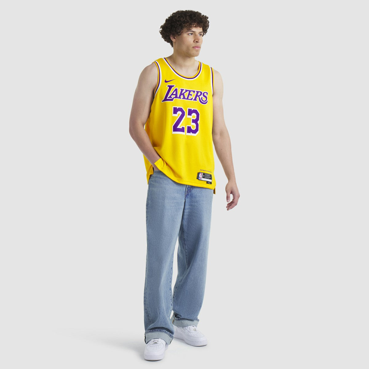 Nike - LeBron James Los Angeles Lakers Unisex Swingman Jersey - Icon Edition - Gold
