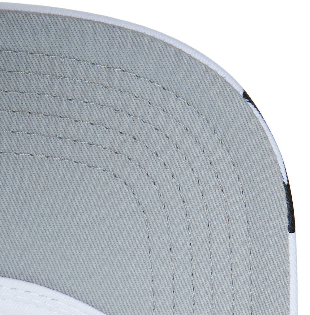 Mitchell & Ness - Brooklyn Nets Hardwood Classics In Your Face Deadstock Snapback Hat - White