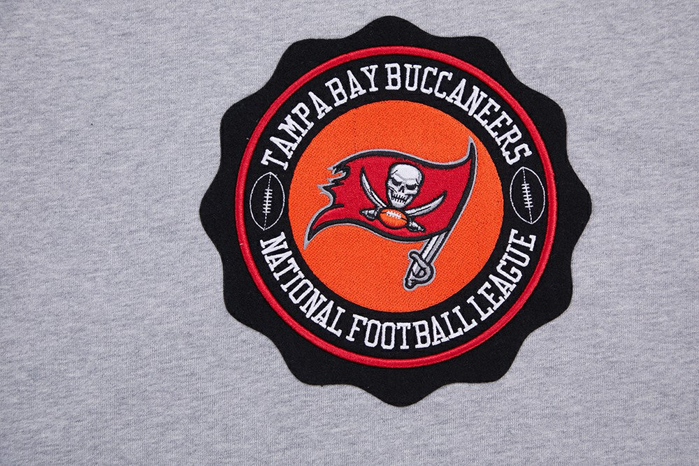 Tampa Bay Buccaneers Pro Standard Crest Emblem Pullover Sweatshirt Heather Gray - NFL