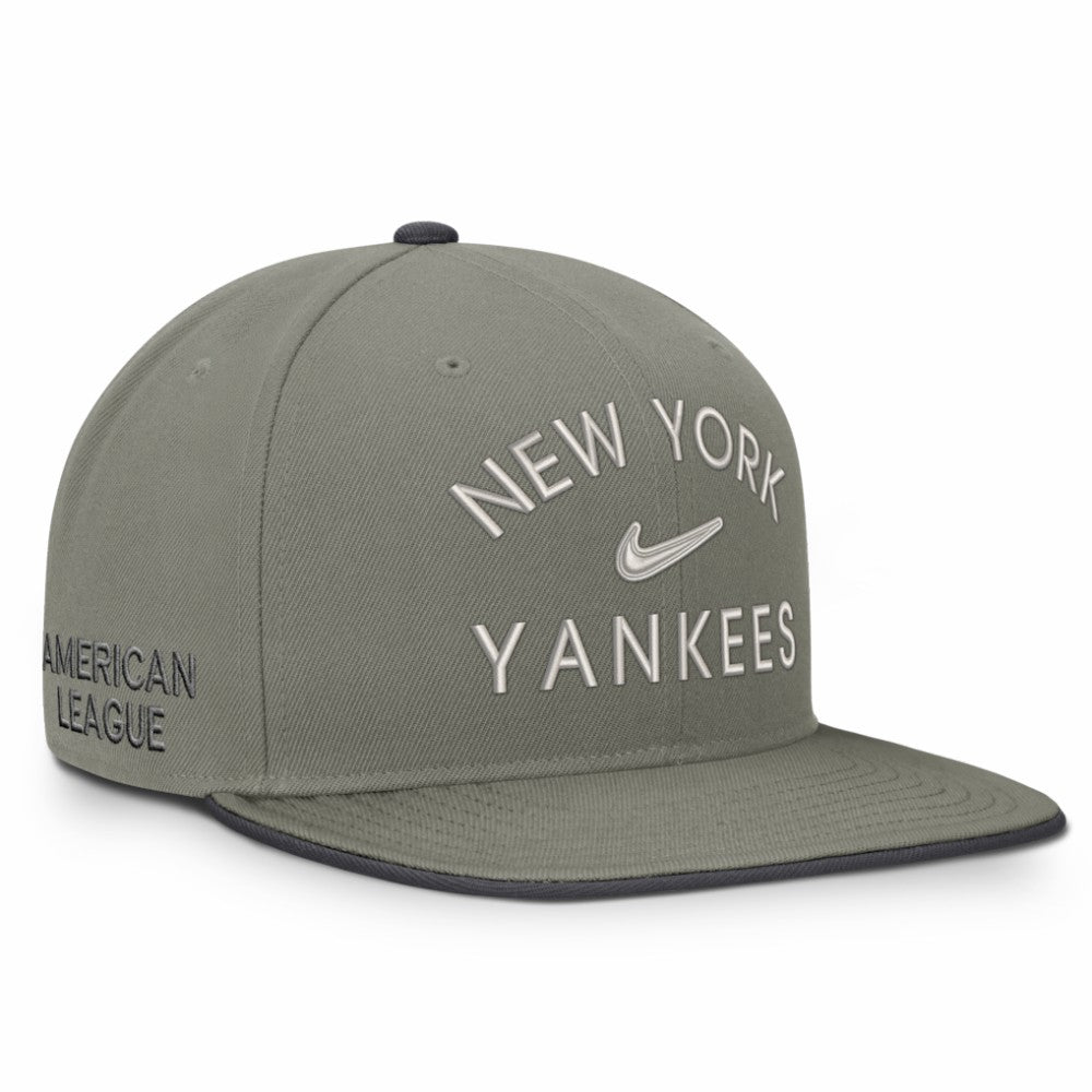 New York Yankees Nike Pro Dri-FIT Snapback Hat Near Me