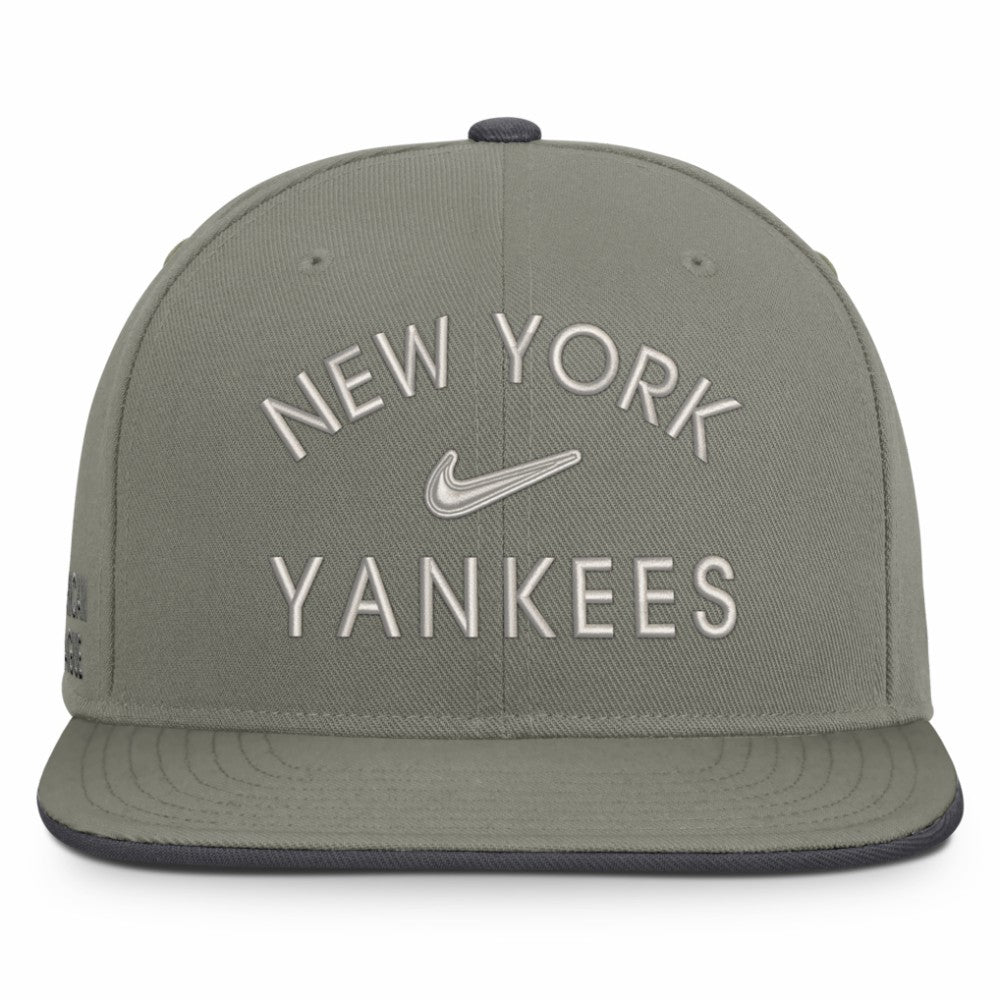 New York Yankees Nike Pro Dri-FIT Snapback Hat Near Me