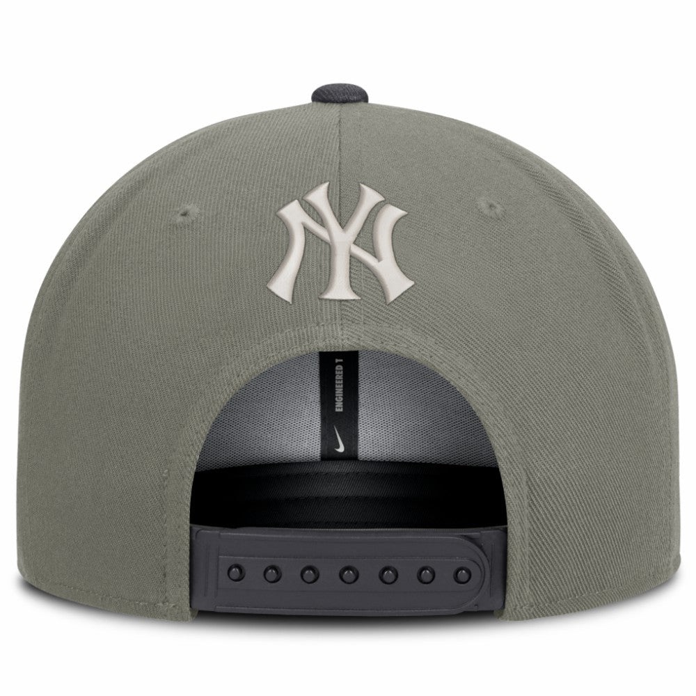 New York Yankees Nike Pro Dri-FIT Snapback Hat Near Me