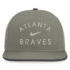 Atlanta Braves Nike Pro Dri-FIT Snapback Hat Lifestyle