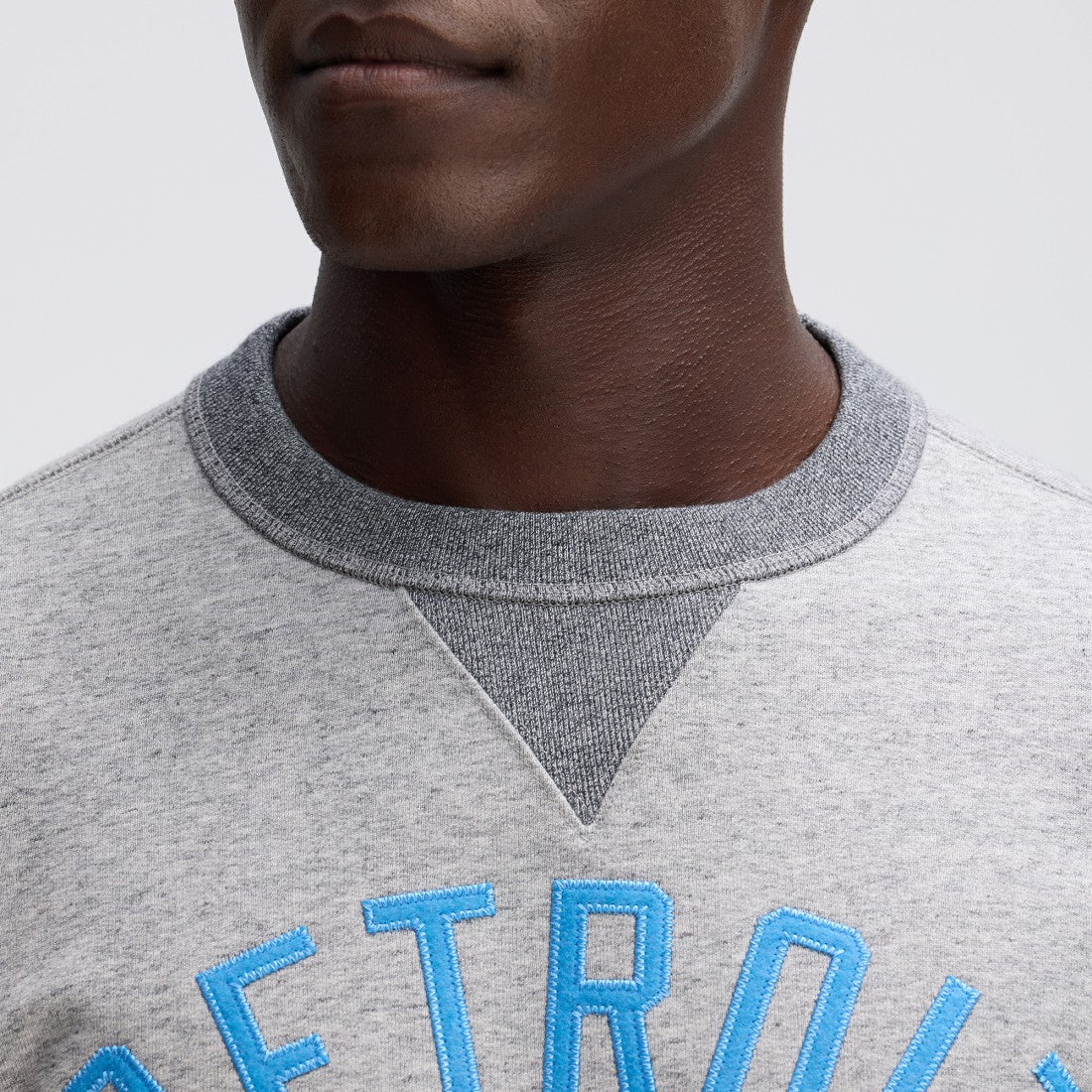 Detroit Lions IconicFleece Pocket Sweatshirt Heather Gray - Fanatics