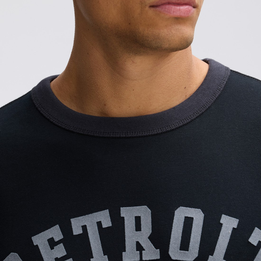 Detroit Lions IconicFleece Short Sleeve Sweatshirt Black - Fanatics