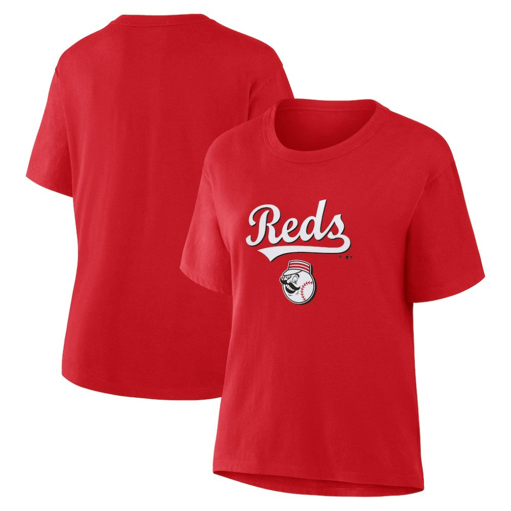 Cincinnati Reds Fanatics Women's Lockup Legacy T-Shirt Lifestyle