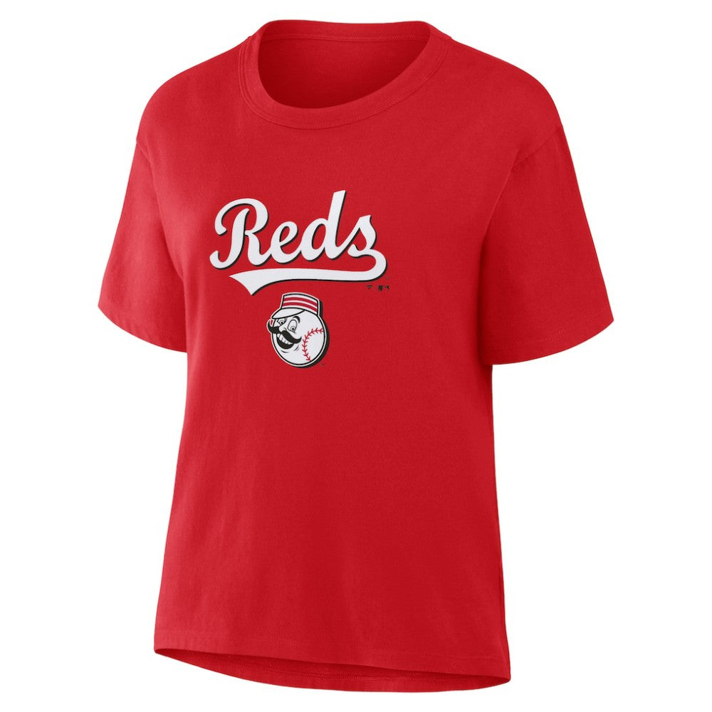 Cincinnati Reds Fanatics Women's Lockup Legacy T-Shirt Lifestyle