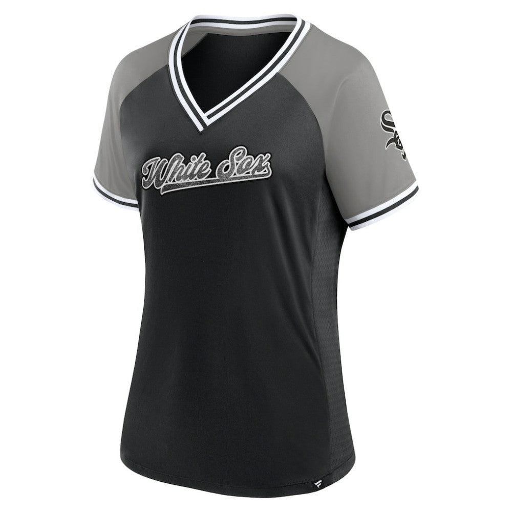Chicago White Sox Fanatics Women's Glitz & Glam League Diva Raglan V-Neck T-Shirt Lifestyle