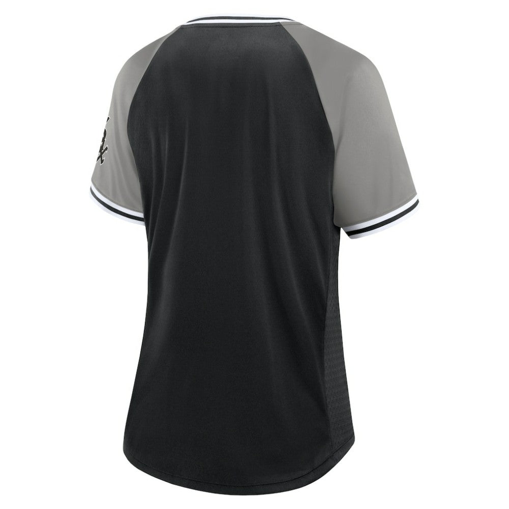 Chicago White Sox Fanatics Women's Glitz & Glam League Diva Raglan V-Neck T-Shirt Lifestyle