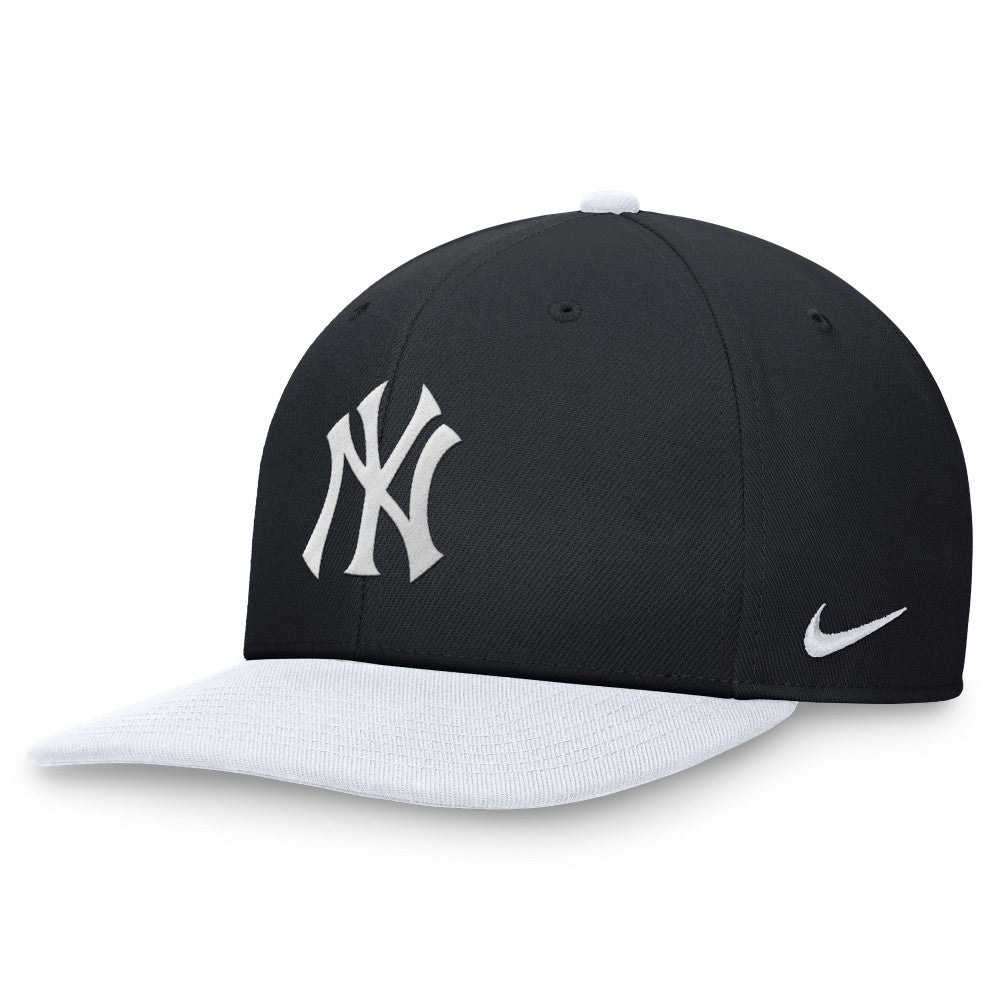 New York Yankees Nike Two-Tone Snapback Hat Lifestyle