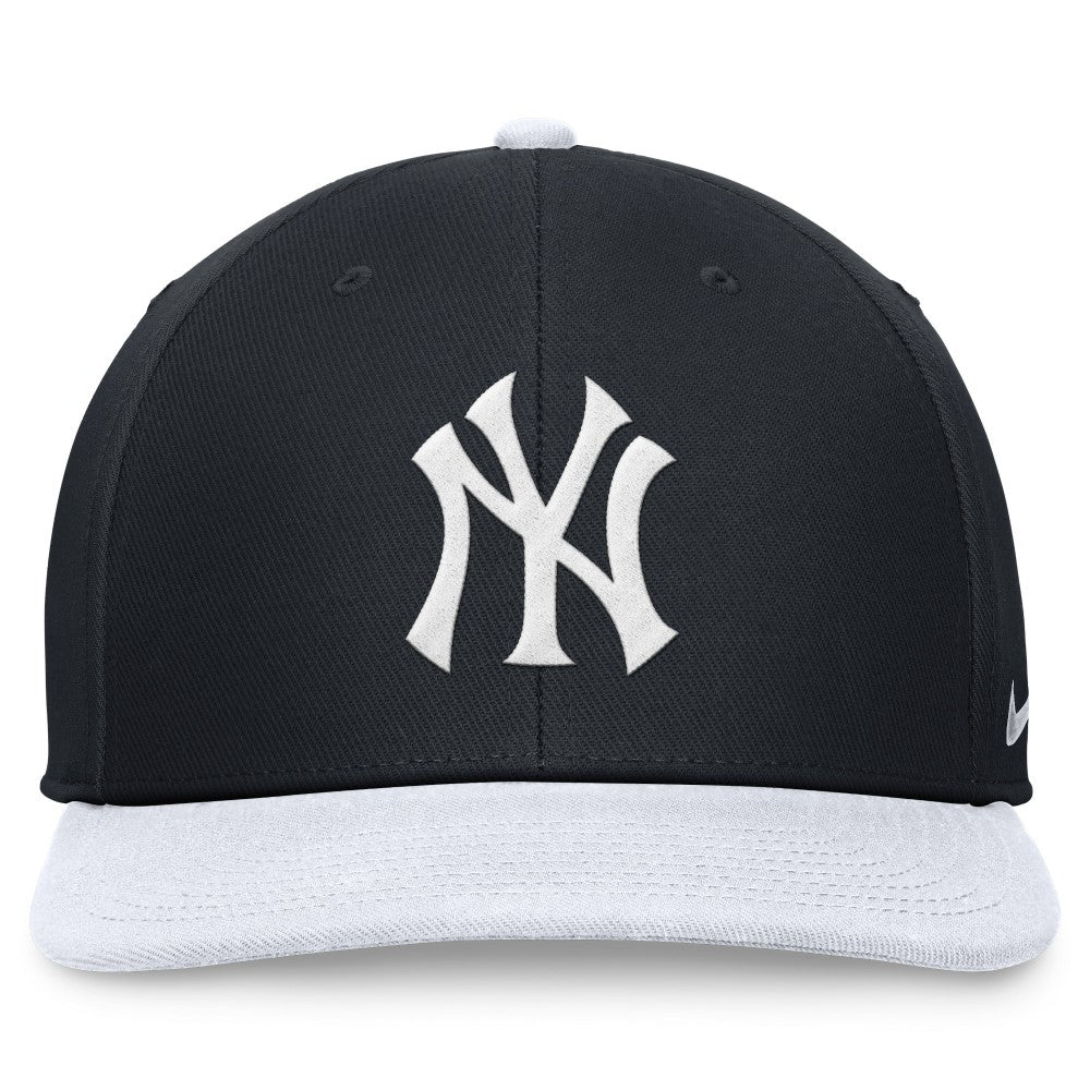 New York Yankees Nike Two-Tone Snapback Hat Lifestyle