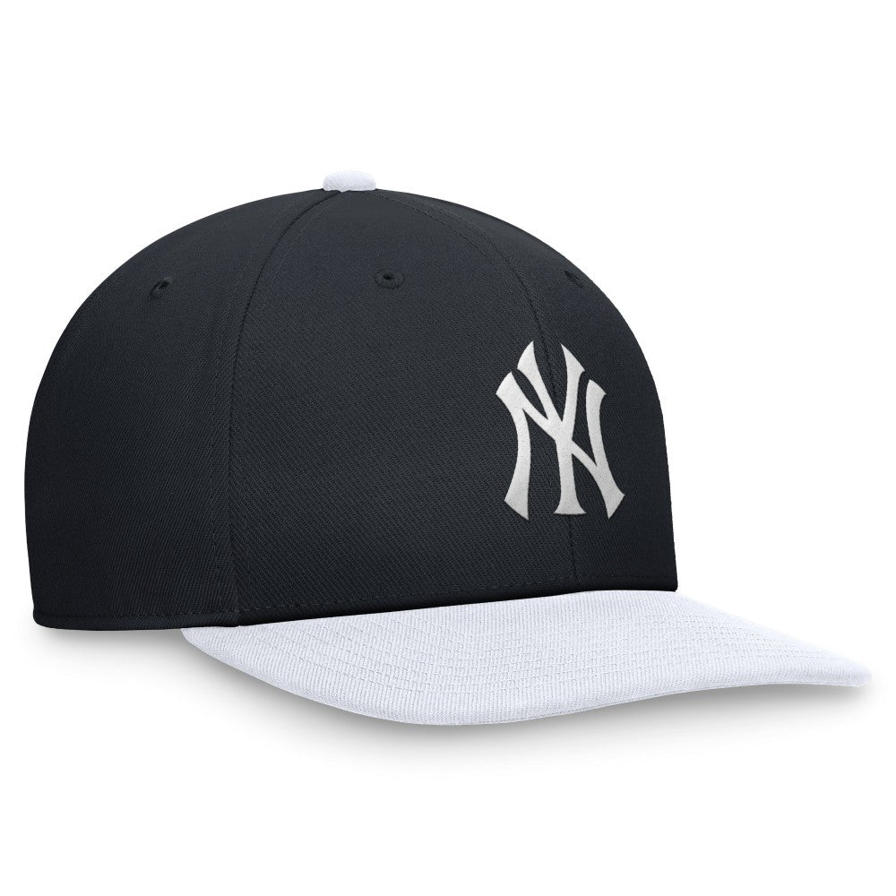 New York Yankees Nike Two-Tone Snapback Hat Lifestyle