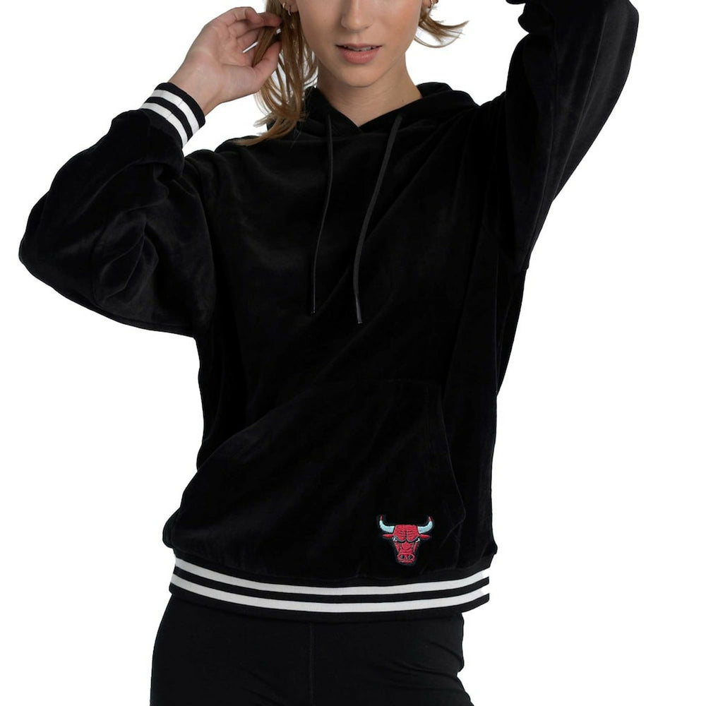NBA - Chicago Bulls Lusso Women's Nellie Oversized Velour Pullover Hoodie - Black
