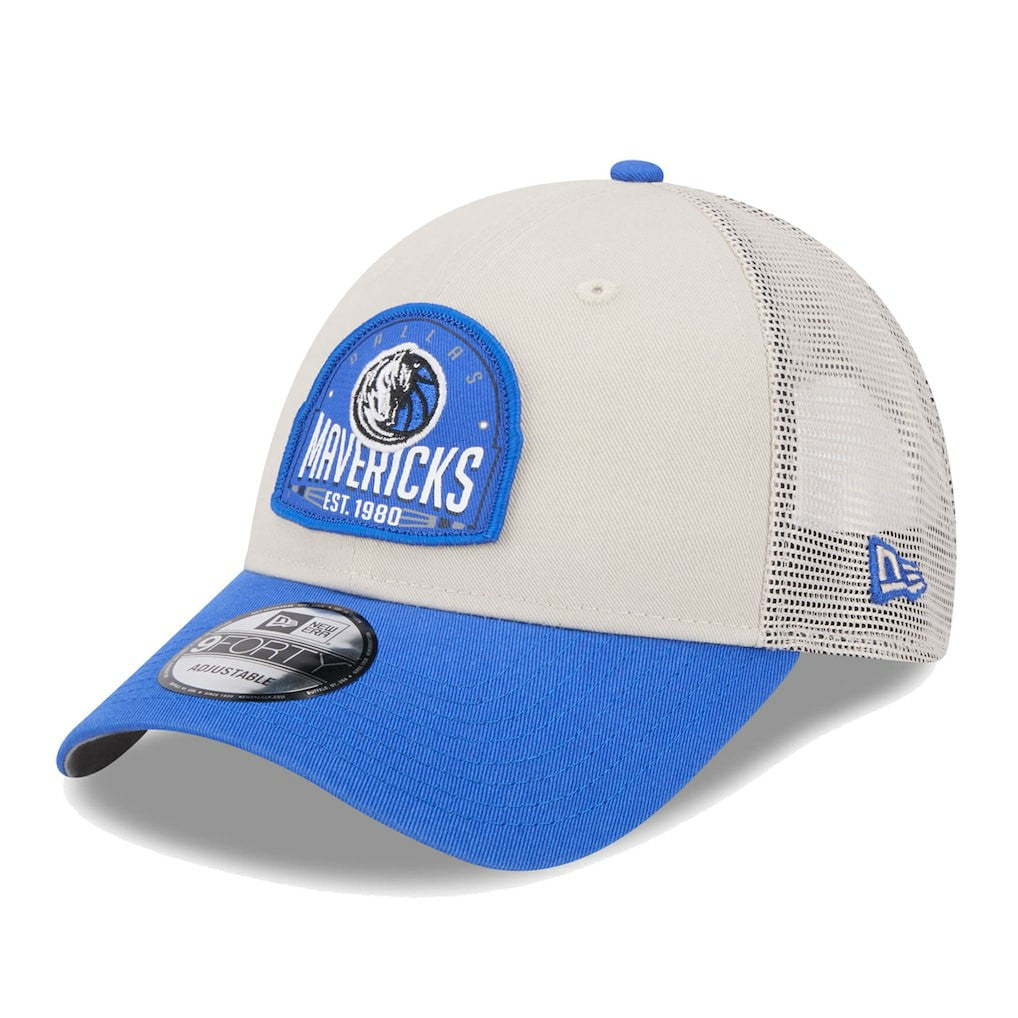 New Era - Dallas Mavericks Throwback Patch Trucker 9FORTY Adjustable Hat - Khaki/Blue