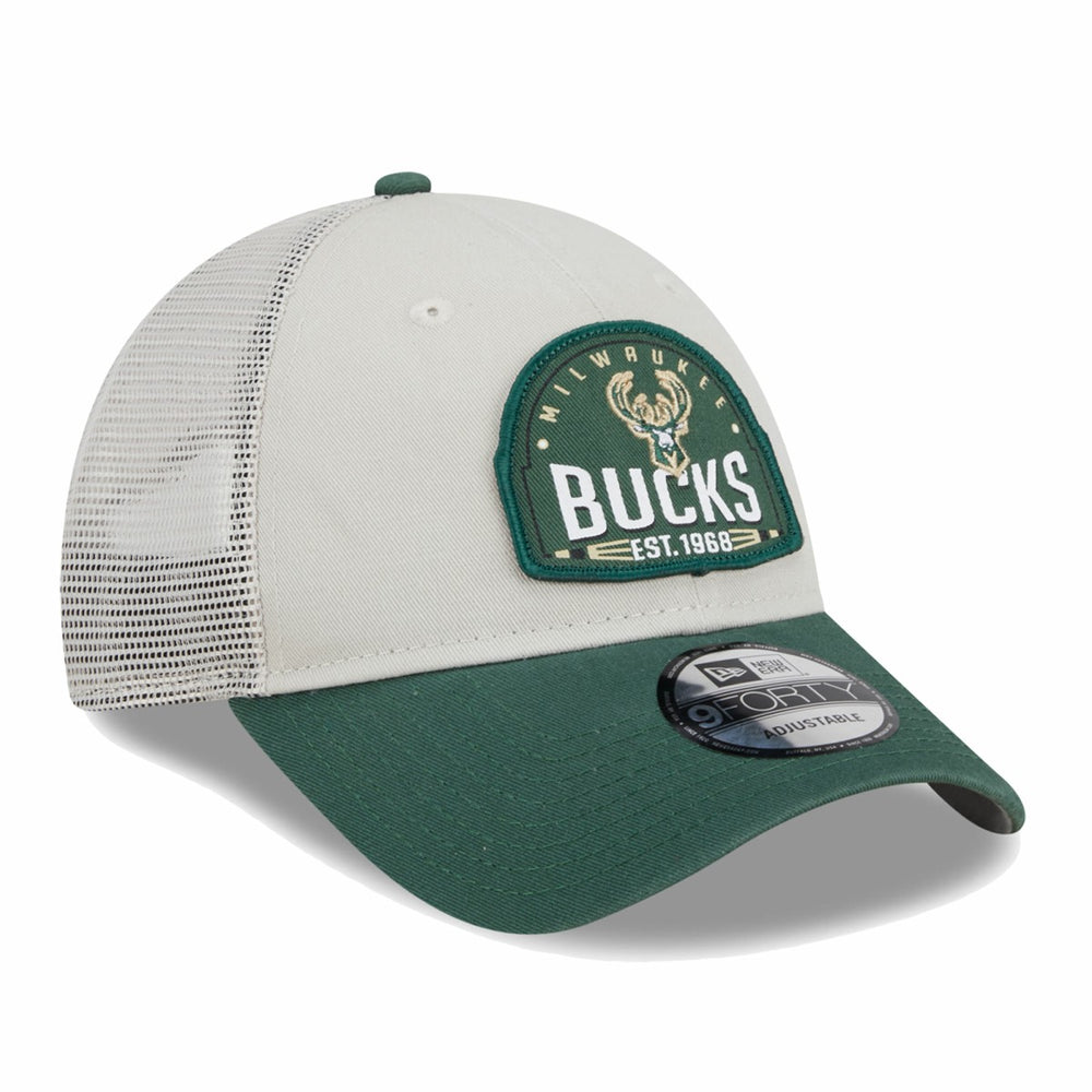 New Era - Milwaukee Bucks Throwback Patch Trucker 9FORTY Adjustable Hat - Khaki/Hunter Green