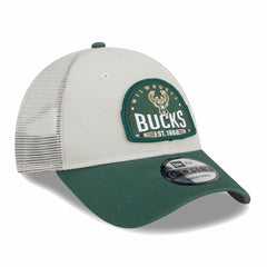 New Era - Milwaukee Bucks Throwback Patch Trucker 9FORTY Adjustable Hat - Khaki/Hunter Green