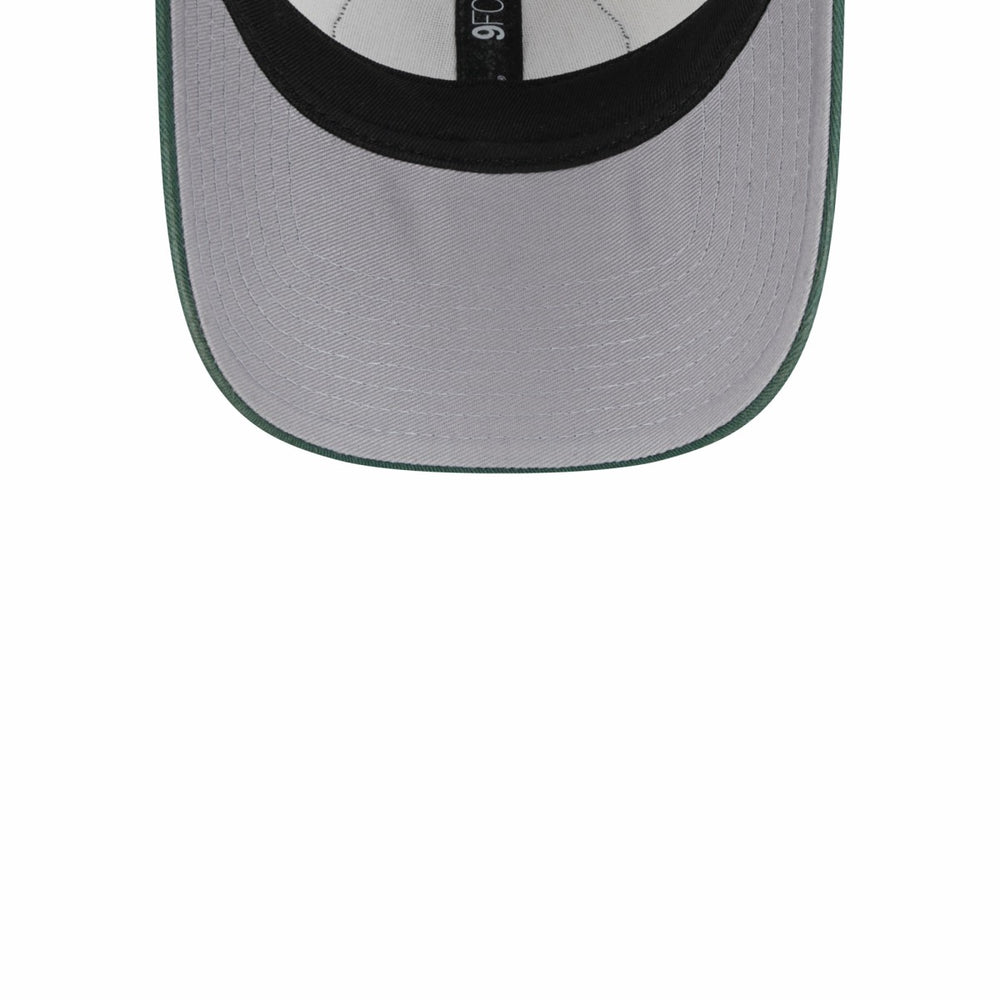 New Era - Milwaukee Bucks Throwback Patch Trucker 9FORTY Adjustable Hat - Khaki/Hunter Green