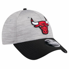 New Era - Chicago Bulls Active Digi-Tech Two-Tone 9FORTY Adjustable Hat - Heather Gray/Black