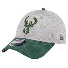 New Era - Milwaukee Bucks Active Digi-Tech Two-Tone 9FORTY Adjustable Hat - Heather Gray/Hunter Green