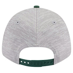 New Era - Milwaukee Bucks Active Digi-Tech Two-Tone 9FORTY Adjustable Hat - Heather Gray/Hunter Green