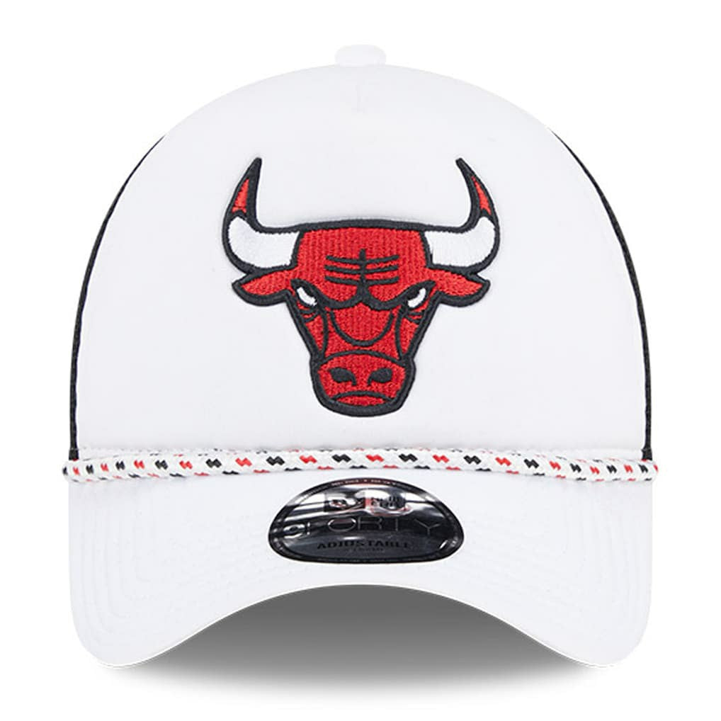 New Era - Chicago Bulls Court Sport Foam A-Frame 9FORTY Adjustable Trucker Hat - White/Black